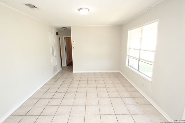 310 THREADNEEDLE LN, San Antonio, TX 78227