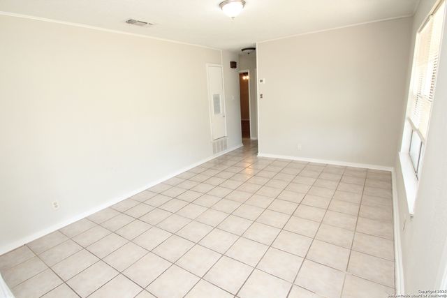 310 THREADNEEDLE LN, San Antonio, TX 78227