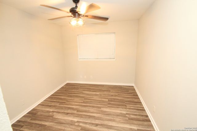 310 THREADNEEDLE LN, San Antonio, TX 78227
