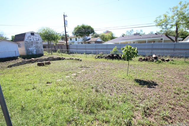310 THREADNEEDLE LN, San Antonio, TX 78227
