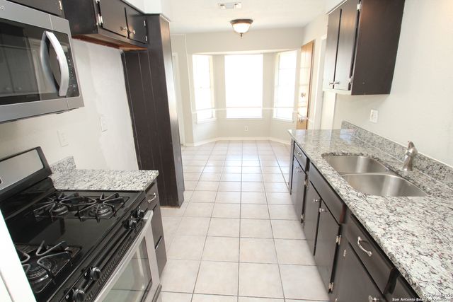310 THREADNEEDLE LN, San Antonio, TX 78227