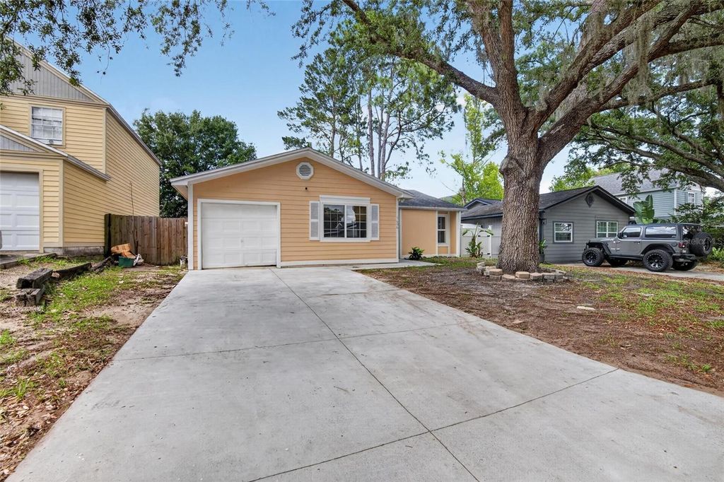 7606 LEON AVENUE, Tampa, FL 33637
