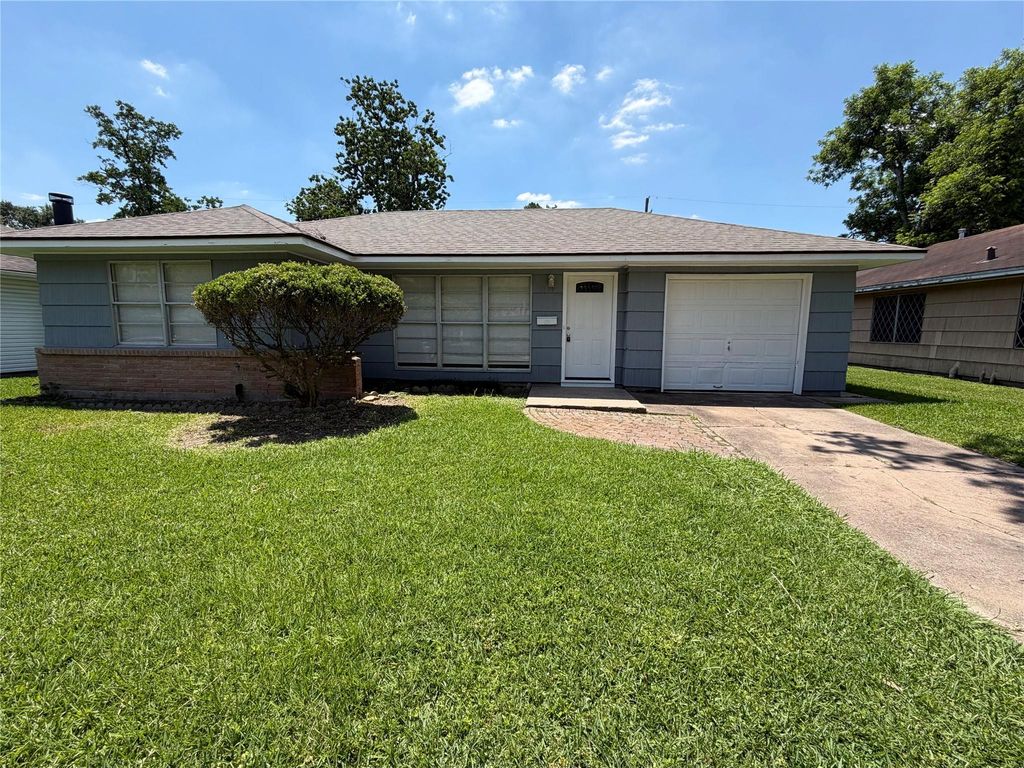 5109 Verdome Lane, Houston, TX 77092