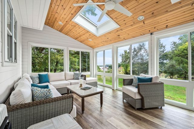 8 Jack Rabbit Ln, Westford, MA 01886