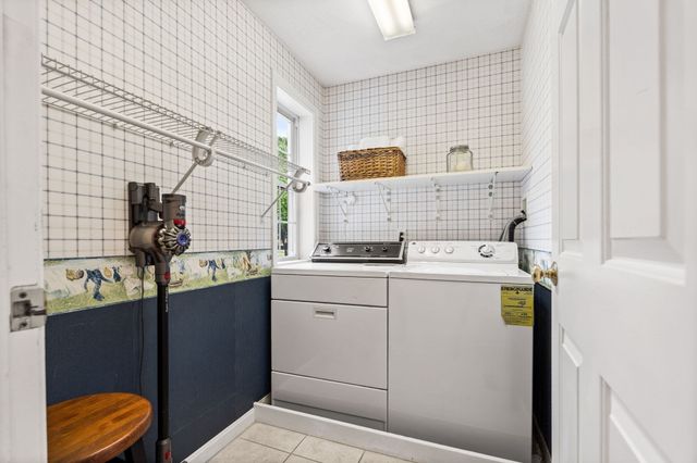 8 Jack Rabbit Ln, Westford, MA 01886