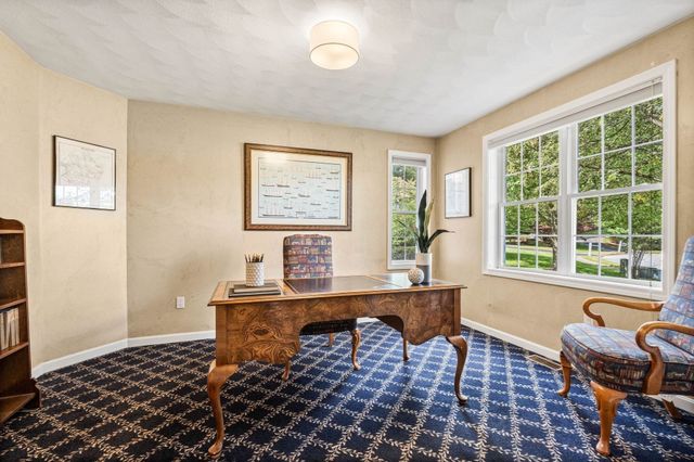8 Jack Rabbit Ln, Westford, MA 01886