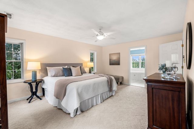 8 Jack Rabbit Ln, Westford, MA 01886