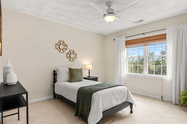 8 Jack Rabbit Ln, Westford, MA 01886