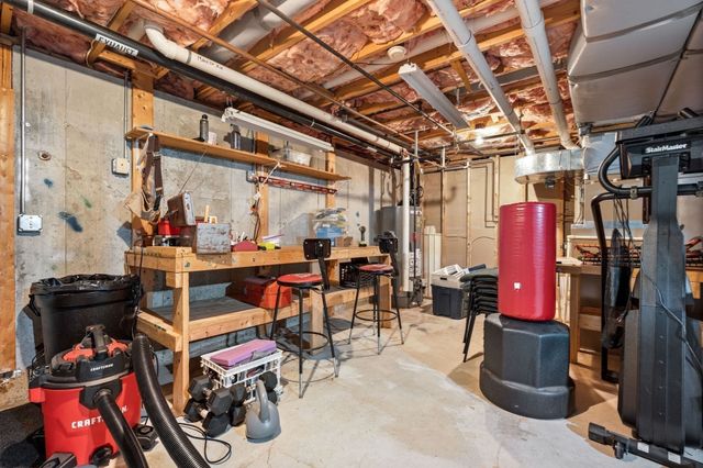 8 Jack Rabbit Ln, Westford, MA 01886