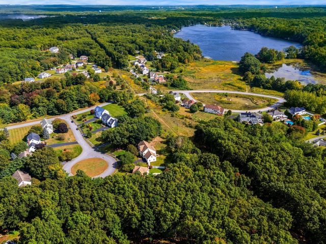 8 Jack Rabbit Ln, Westford, MA 01886