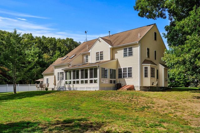 8 Jack Rabbit Ln, Westford, MA 01886
