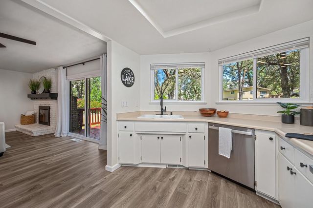 14069 Torrey Pines Dr, Auburn, CA 95602