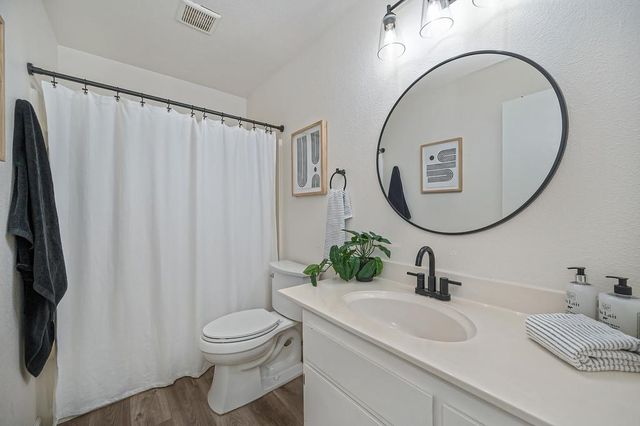 14069 Torrey Pines Dr, Auburn, CA 95602