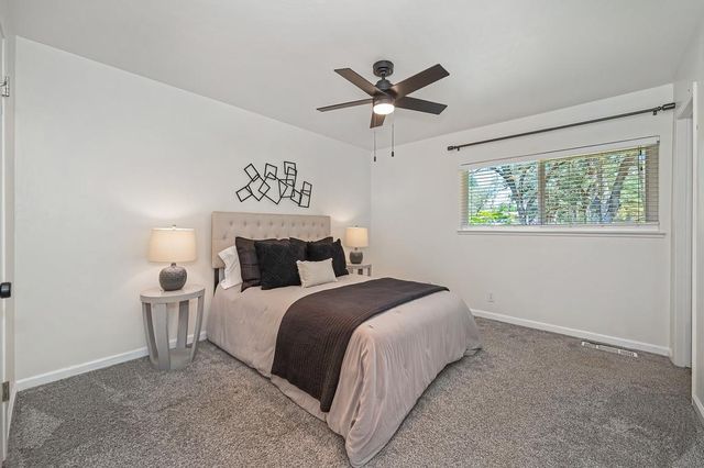 14069 Torrey Pines Dr, Auburn, CA 95602