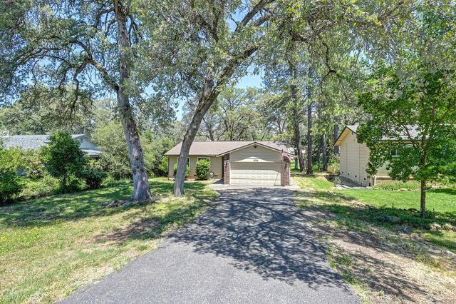 14069 Torrey Pines Dr, Auburn, CA 95602