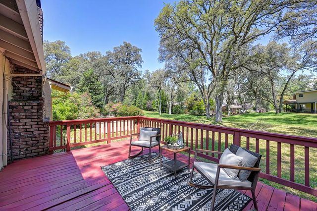 14069 Torrey Pines Dr, Auburn, CA 95602