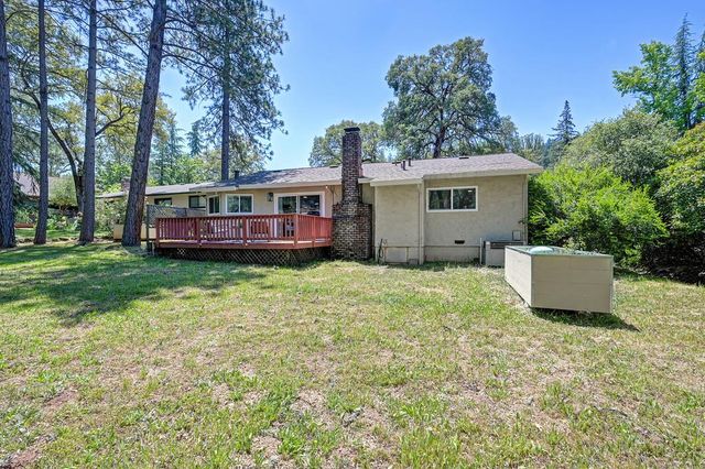 14069 Torrey Pines Dr, Auburn, CA 95602