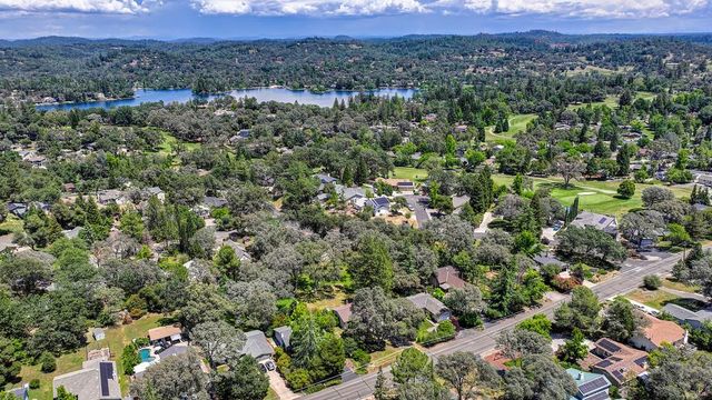 14069 Torrey Pines Dr, Auburn, CA 95602
