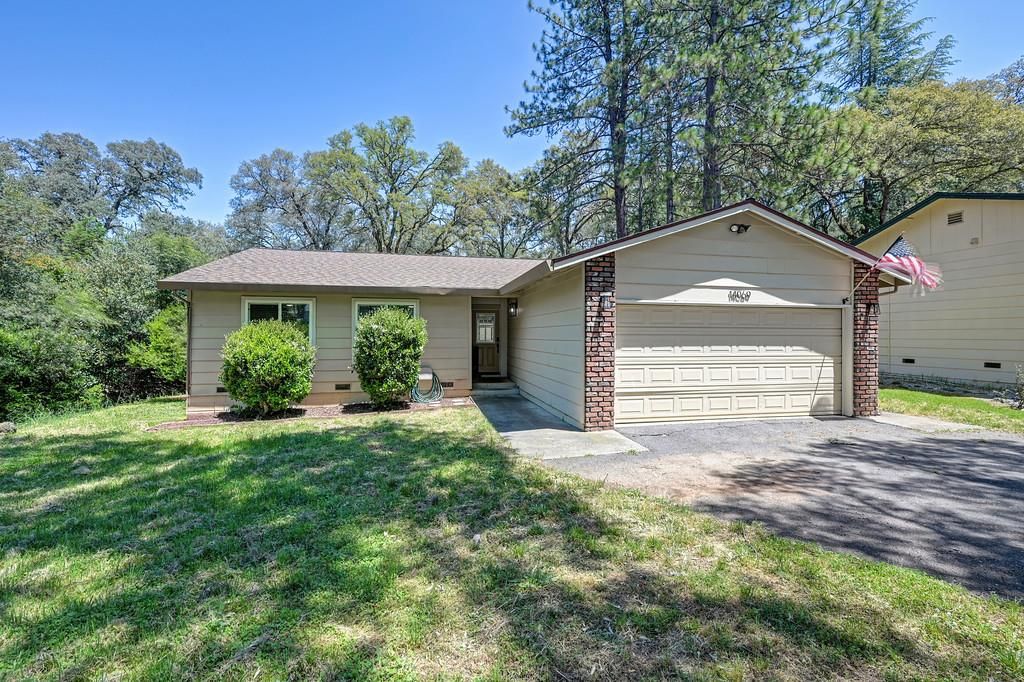 14069 Torrey Pines Dr, Auburn, CA 95602