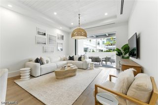 201 8th ST S 208, Naples, FL 34102