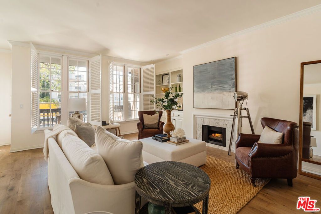 Image 1 of property listing at 420 S Barrington Avenue 101, Los Angeles, CA 90049