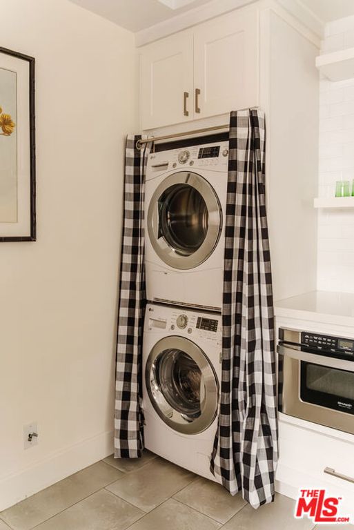 Image 20 of property listing at 420 S Barrington Avenue 101, Los Angeles, CA 90049