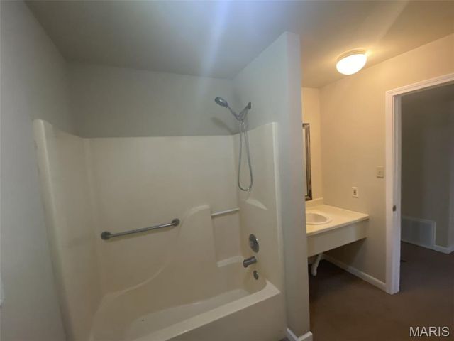 105 E Oak Street, Warrenton, MO 63383