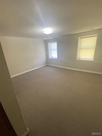 105 E Oak Street, Warrenton, MO 63383