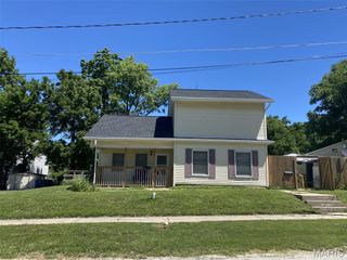 105 E Oak Street, Warrenton, MO 63383