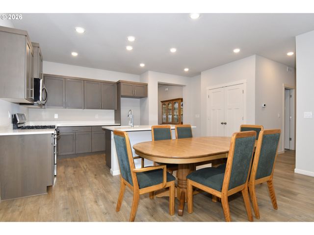 2270 Se TEAL Ave, Gresham, OR 97080