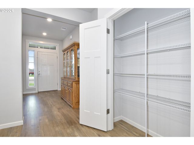 2270 Se TEAL Ave, Gresham, OR 97080