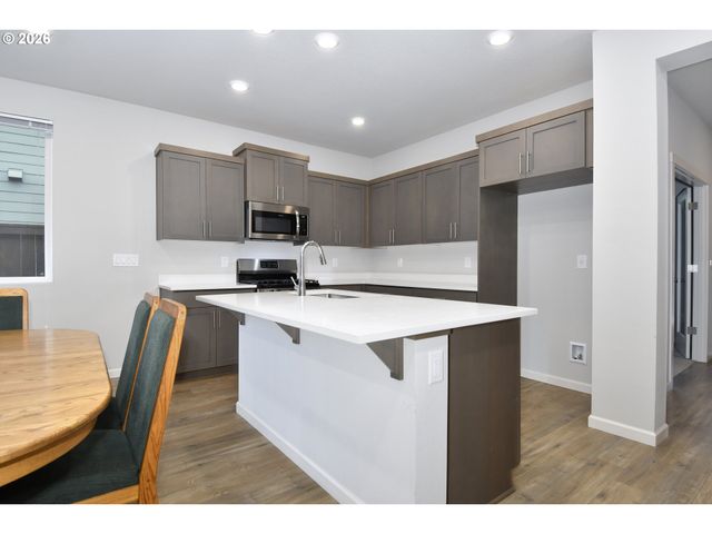 2270 Se TEAL Ave, Gresham, OR 97080