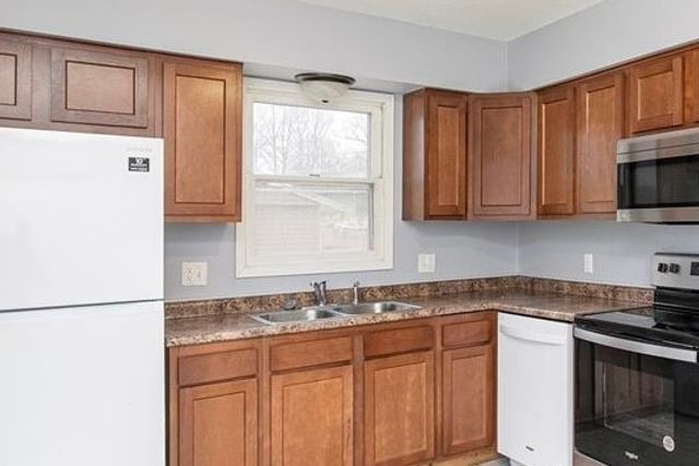 1229 Mckinley Avenue, Des Moines, IA 50315