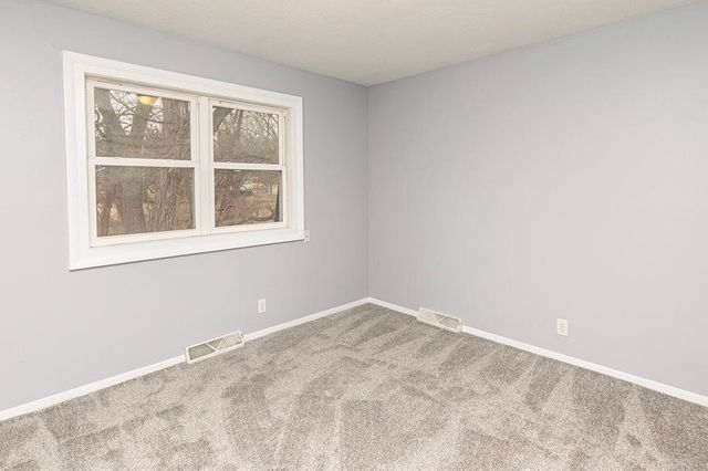 1229 Mckinley Avenue, Des Moines, IA 50315