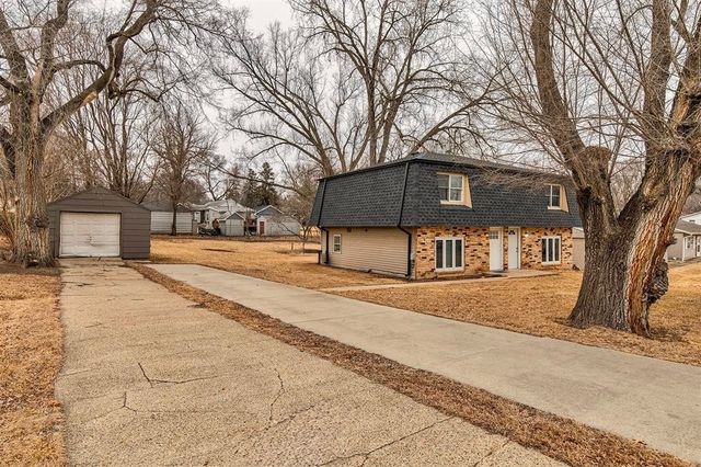 1229 Mckinley Avenue, Des Moines, IA 50315