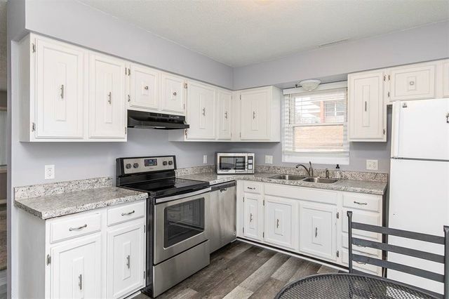 1229 Mckinley Avenue, Des Moines, IA 50315