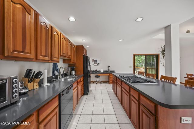 264 Windeler Road, Howell, NJ 07731