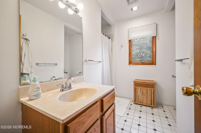 264 Windeler Road, Howell, NJ 07731
