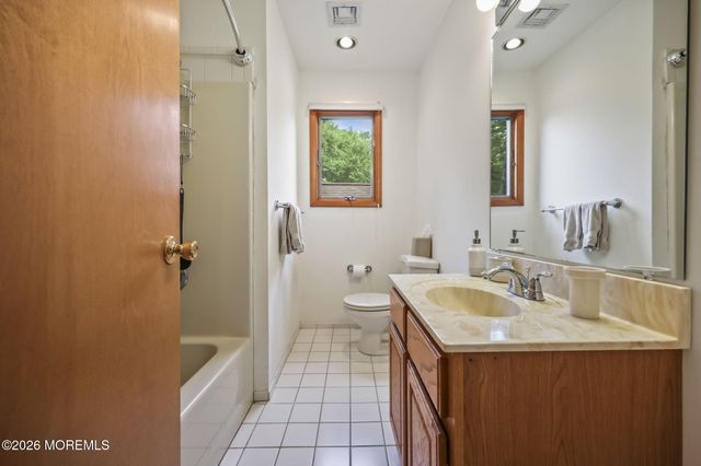 264 Windeler Road, Howell, NJ 07731