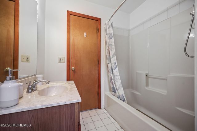 264 Windeler Road, Howell, NJ 07731