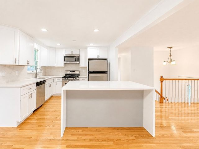 18 Linda St., Foxboro, MA 02035