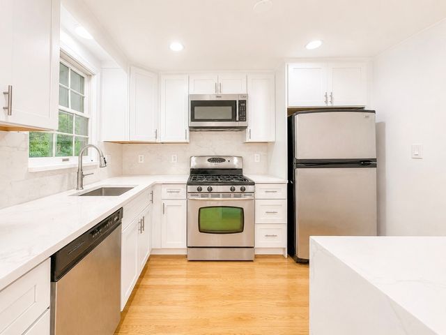 18 Linda St., Foxboro, MA 02035