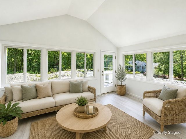 18 Linda St., Foxboro, MA 02035