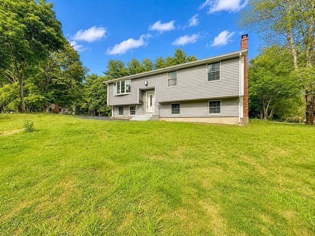 18 Linda St., Foxboro, MA 02035