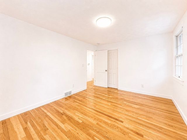 18 Linda St., Foxboro, MA 02035
