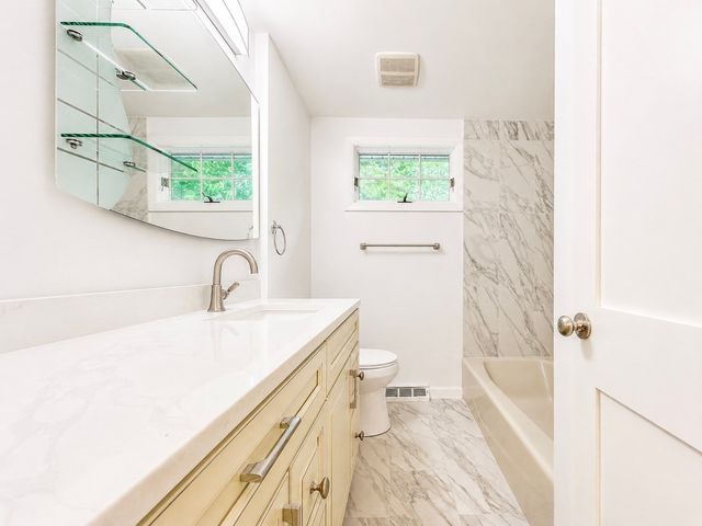 18 Linda St., Foxboro, MA 02035