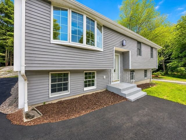18 Linda St., Foxboro, MA 02035