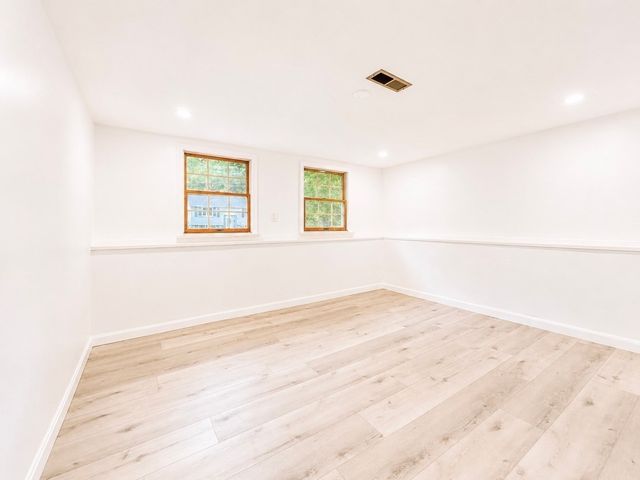 18 Linda St., Foxboro, MA 02035