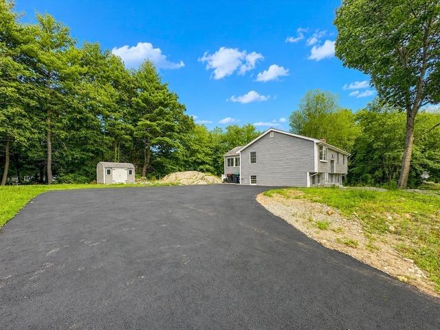 18 Linda St., Foxboro, MA 02035