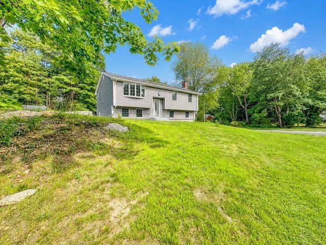 18 Linda St., Foxboro, MA 02035